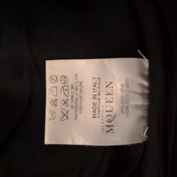 ALEXANDER MCQUEEN Black Skirt w Flare Hem. Size 46 EU, L large US. - Picture 4 of 8